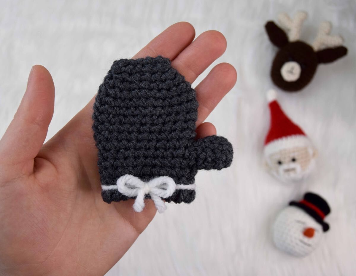 Free Crochet Ornaments- Mitten